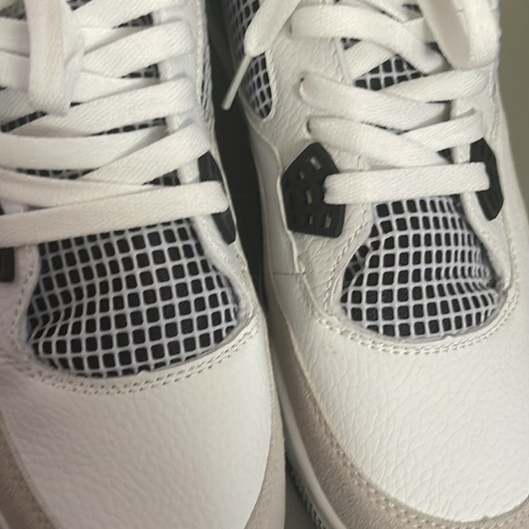 Men’s 11 Jordan 4 Military Black - Picture 4 of 4